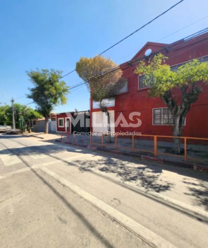Edificio Comercial en Renca | 531 m² Construidos y 750 m² de Terreno